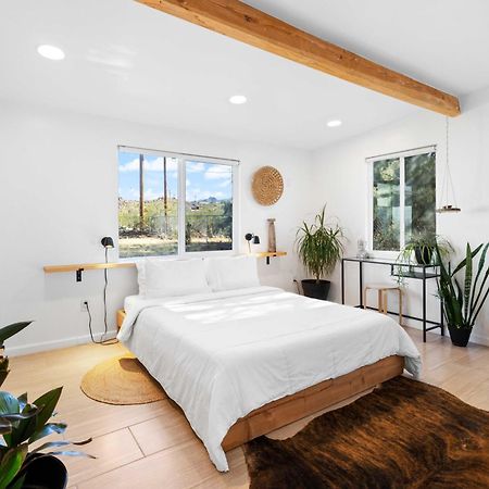 The Zen - Outdoor Shower, Gas Fireplace, Walkable To Shops & Restaurants 조슈아 트리 외부 사진