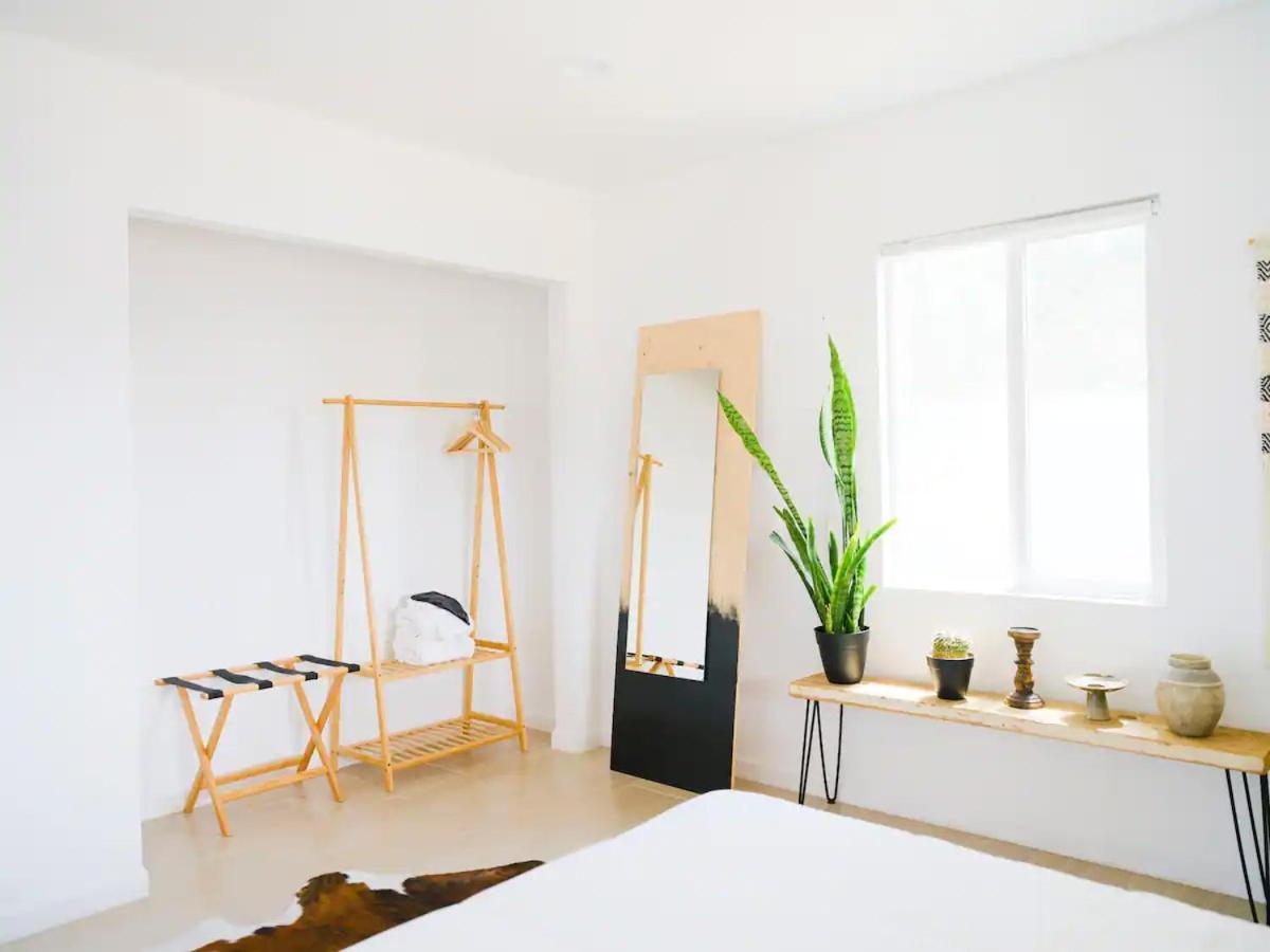 The Zen - Outdoor Shower, Gas Fireplace, Walkable To Shops & Restaurants 조슈아 트리 외부 사진