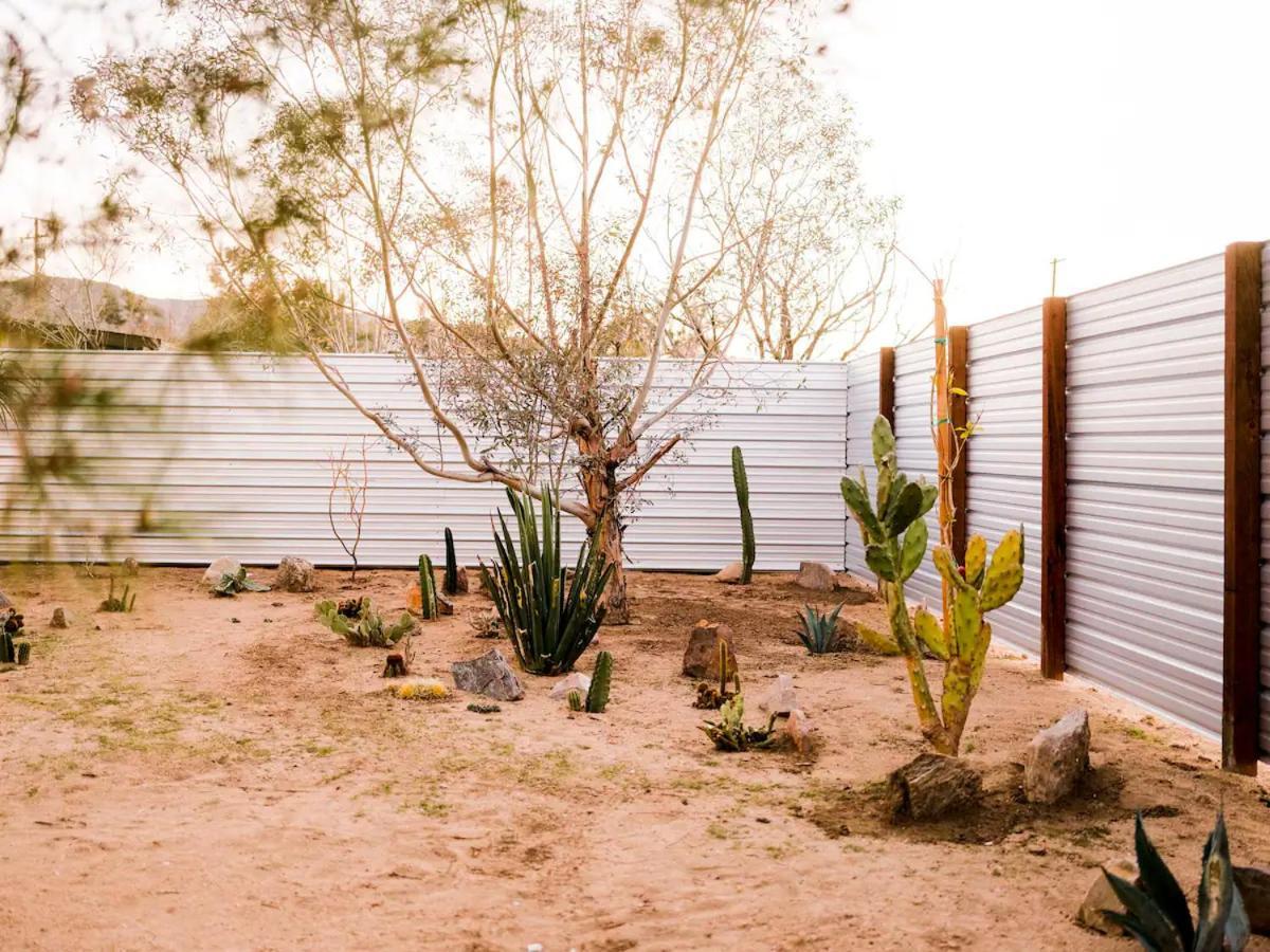 The Zen - Outdoor Shower, Gas Fireplace, Walkable To Shops & Restaurants 조슈아 트리 외부 사진