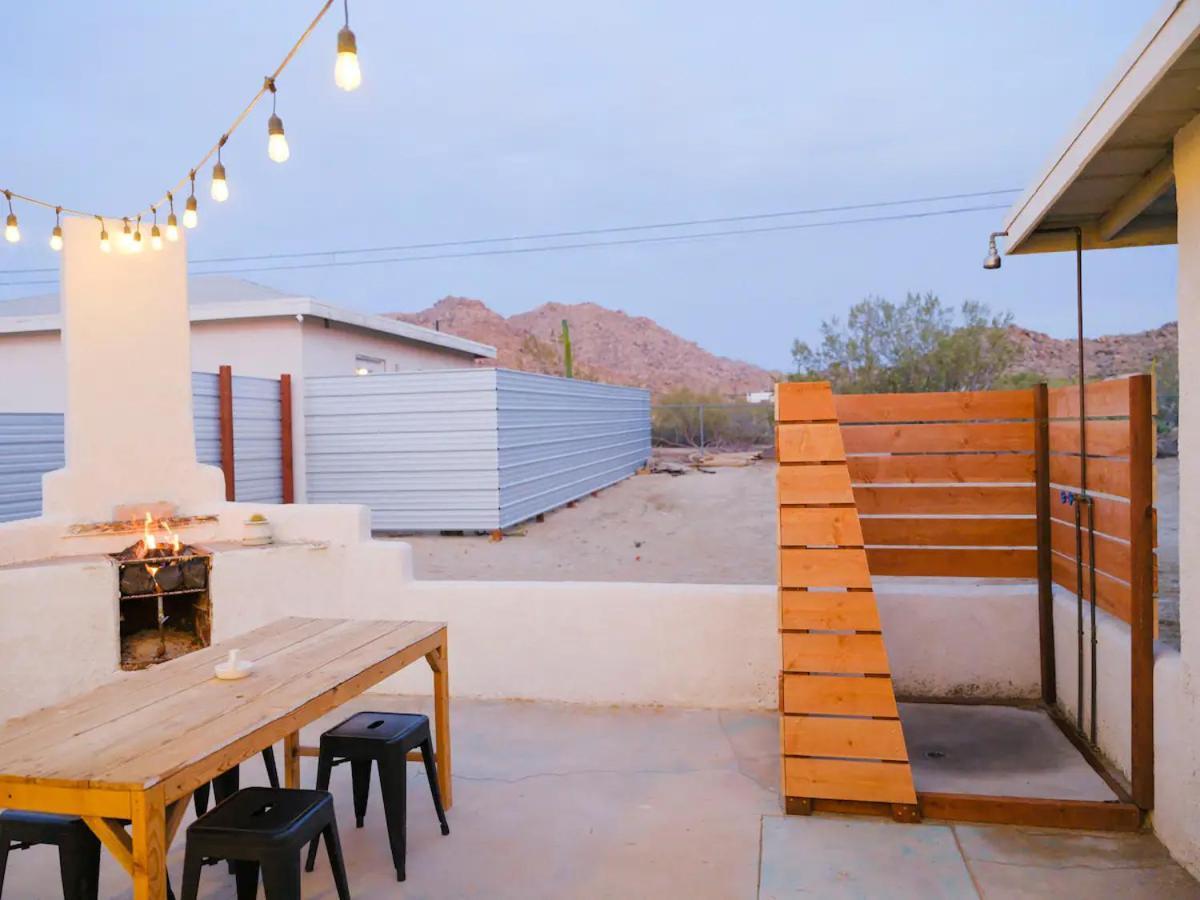 The Zen - Outdoor Shower, Gas Fireplace, Walkable To Shops & Restaurants 조슈아 트리 외부 사진
