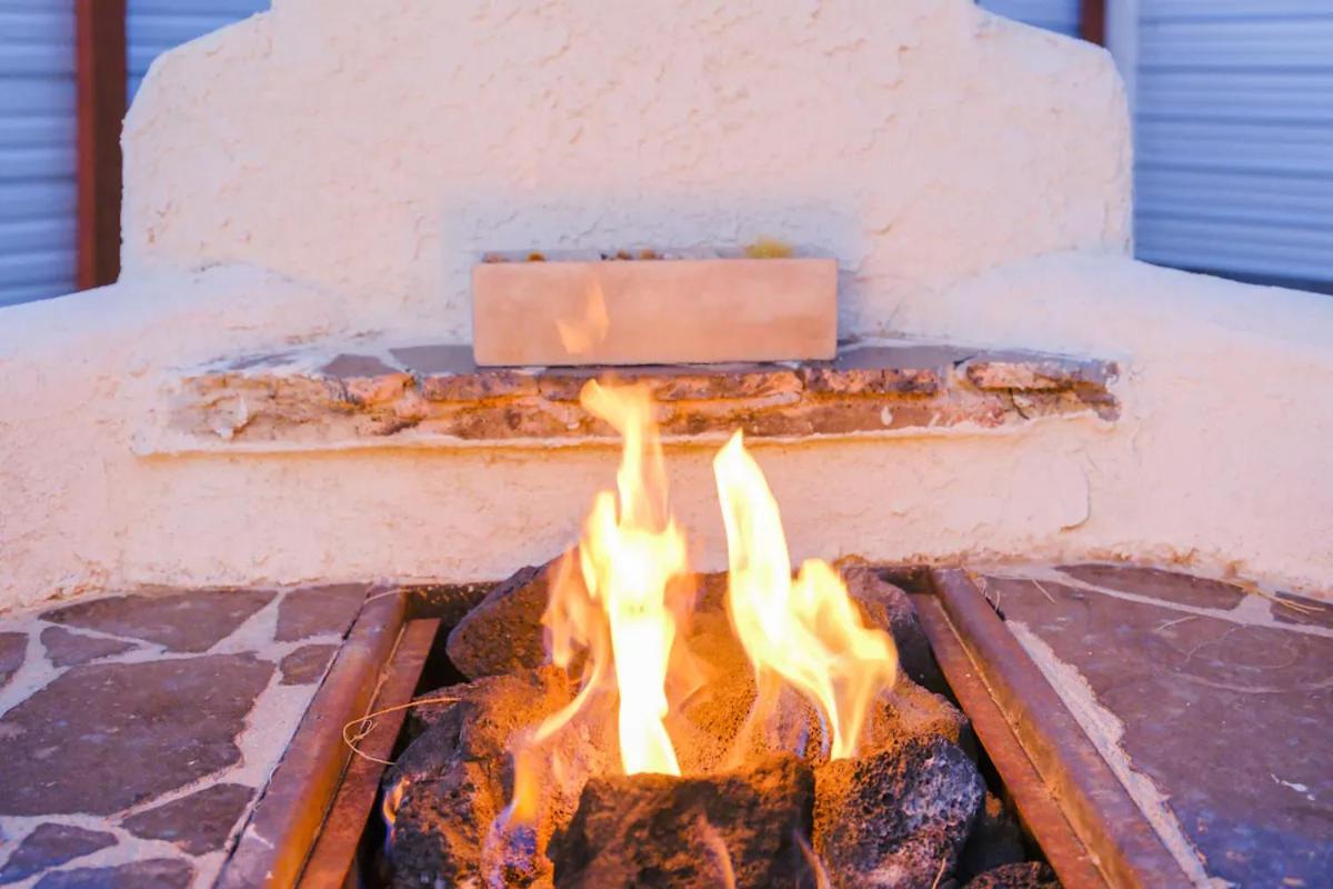 The Zen - Outdoor Shower, Gas Fireplace, Walkable To Shops & Restaurants 조슈아 트리 외부 사진
