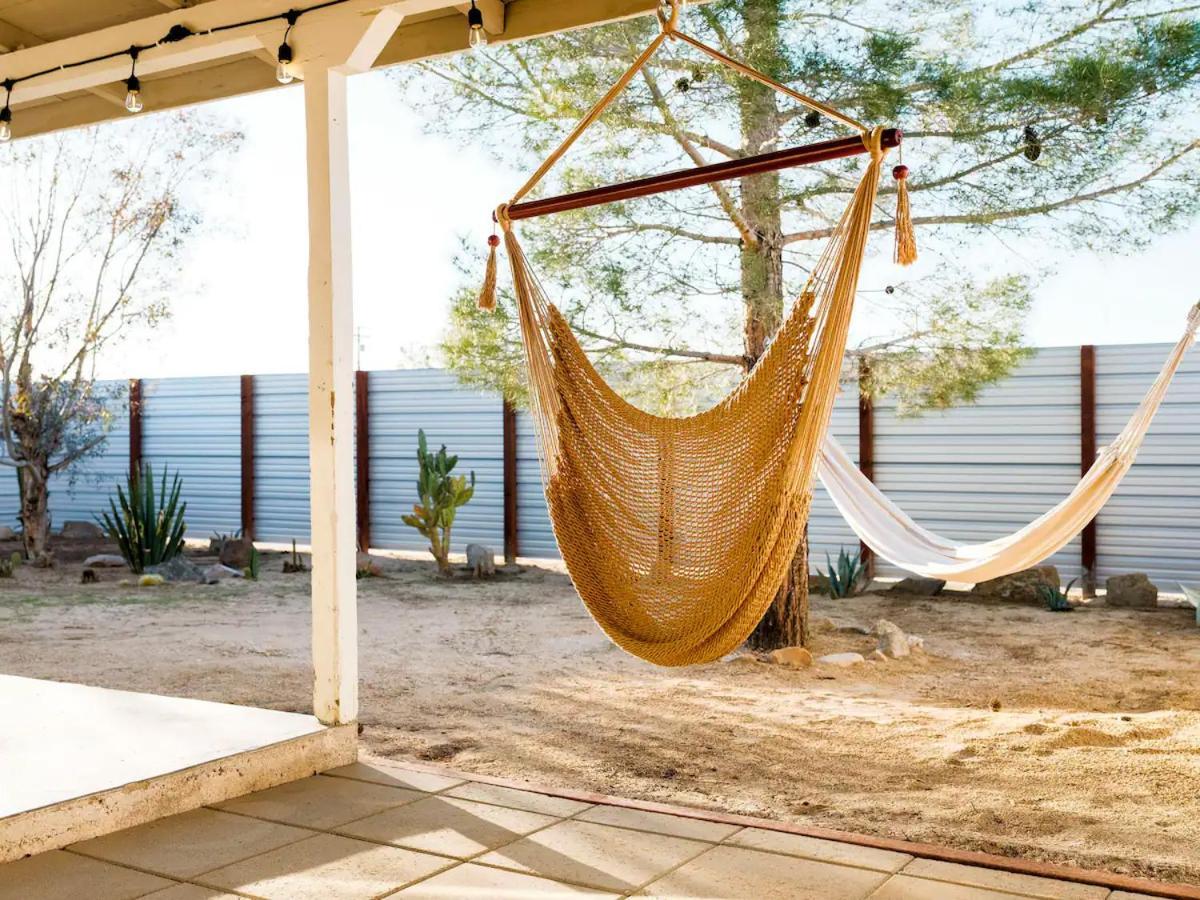 The Zen - Outdoor Shower, Gas Fireplace, Walkable To Shops & Restaurants 조슈아 트리 외부 사진